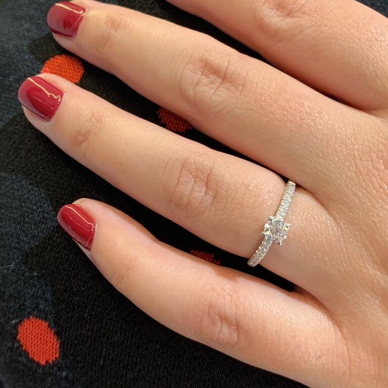 0.30 CARAT PAVÉ DIAMONDS ENGAGEMENT RING