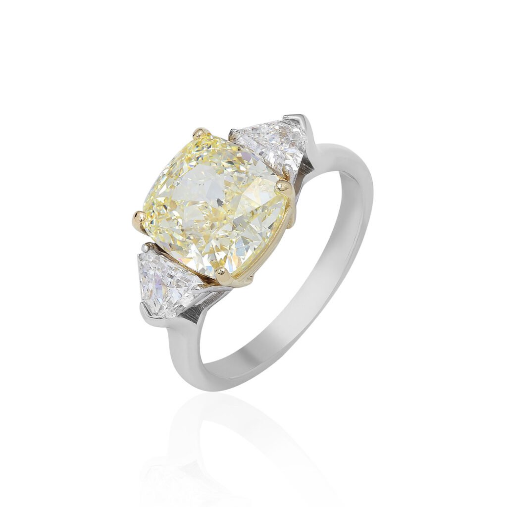 Anello Di Fidanzamento Con Diamante Fancy Giallo Carati Tre