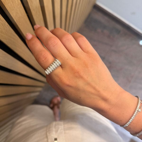 Diamond ring in white gold 18k