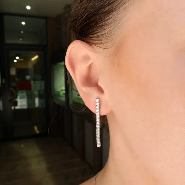 Exquisite 18K White Gold Diamond Drop Earrings