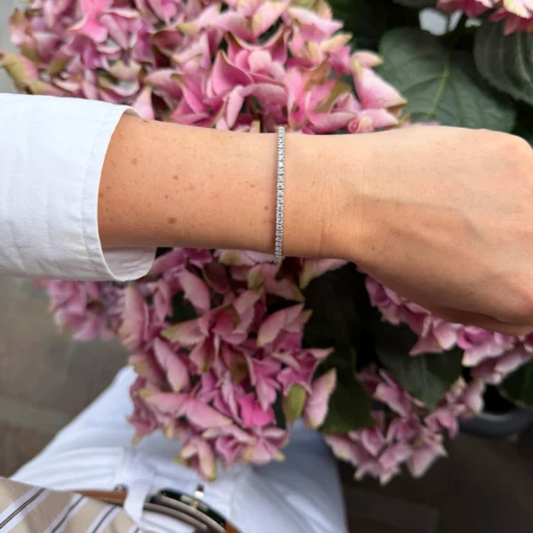 0.96 Carat Diamond Tennis Bangle in 18K White Gold