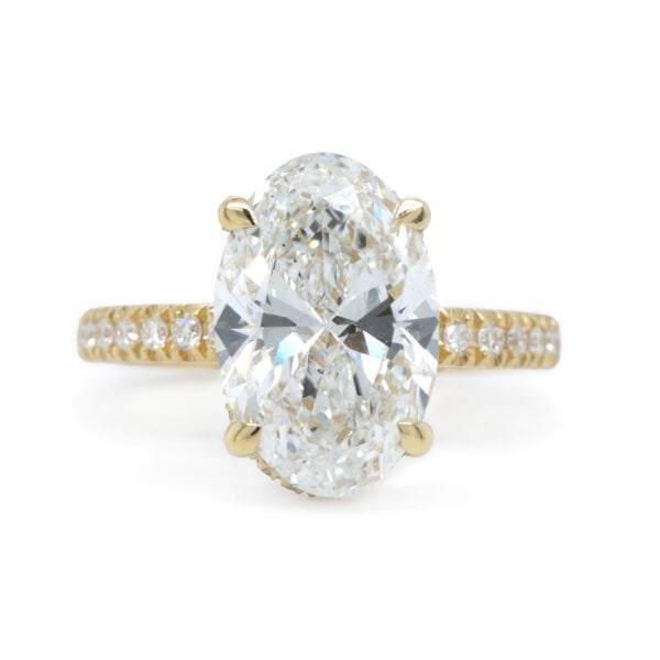 Bague élégante en or jaune 18K avec diamant ovale de 3.00 ct labgrown