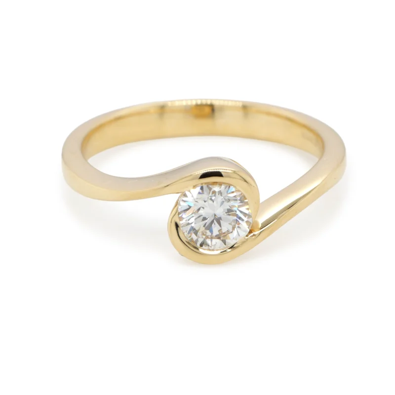 Bague Solitaire Tension Avec Diamant De 0.50 Carat En Or Jaune 18K 4 - Orogem Jewelers Bague Tension Élégante En Or Jaune 18K Avec Diamant Certifié Gia