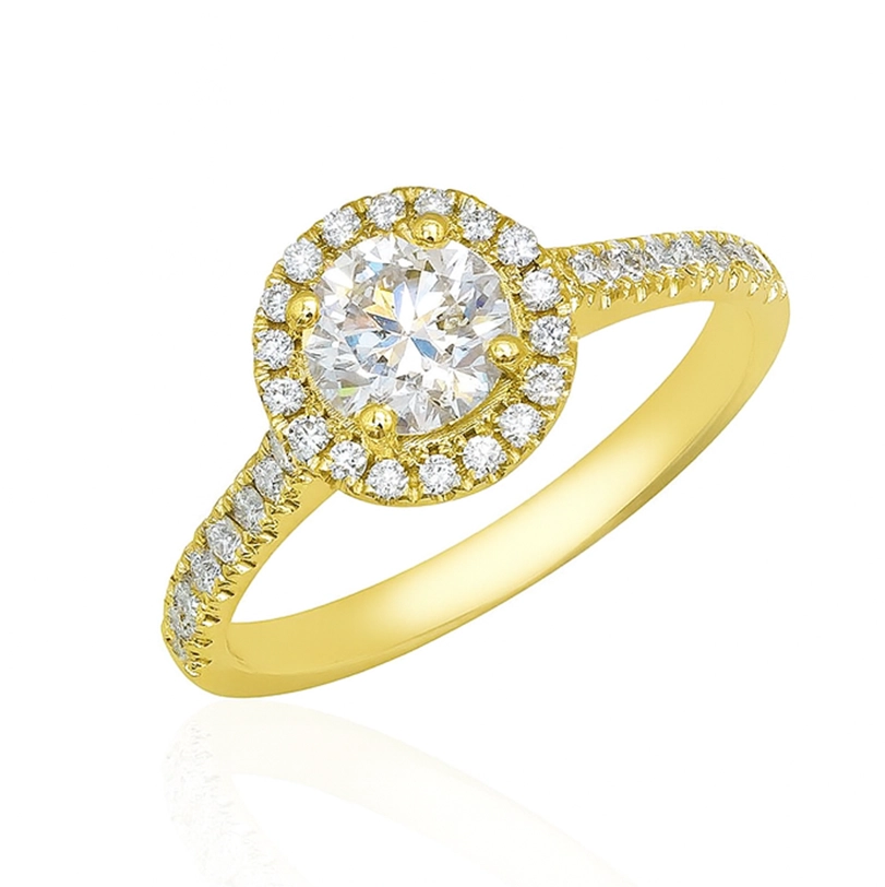 Bague Halo Diamant 0.70 Ct Certifié Gia Et 0.29 Ct Diamants En Or Jaune 18K 1 - Orogem Jewelers Vue De Face D’une Bague Halo En Or Jaune 18K Avec Diamant Central Gia 0.70 Carat Entouré De 0.29 Carat De Diamants.