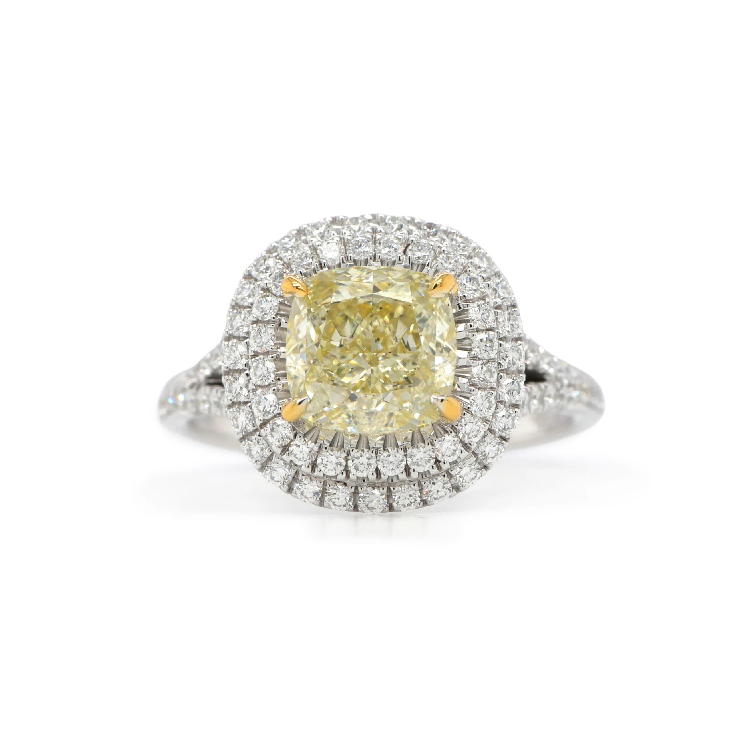 Anello Con Diamante Fancy Light Yellow 2,01 Ct Taglio Cuscino Con Doppia Corona – Oro Bianco 18K 1 - Orogem Jewelers Anello Con Diamante Fancy Light Yellow Taglio Cuscino Da 2,01 Ct In Oro Bianco 18K