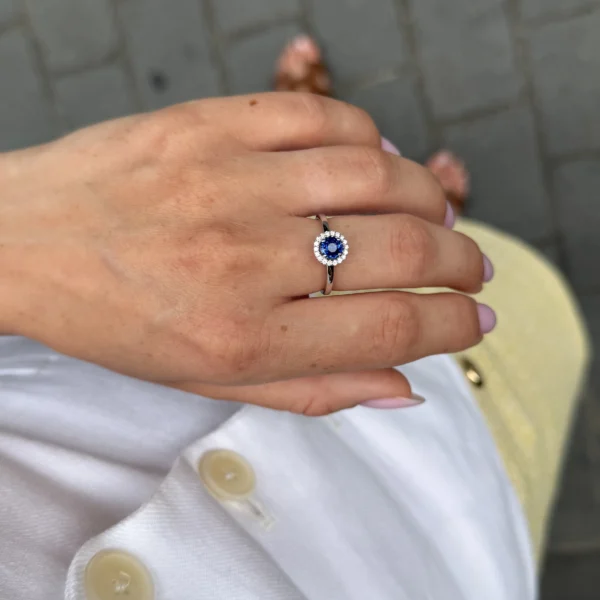 0.55 ct Sapphire Halo Ring with 0.10 ct Diamonds in 18k White Gold