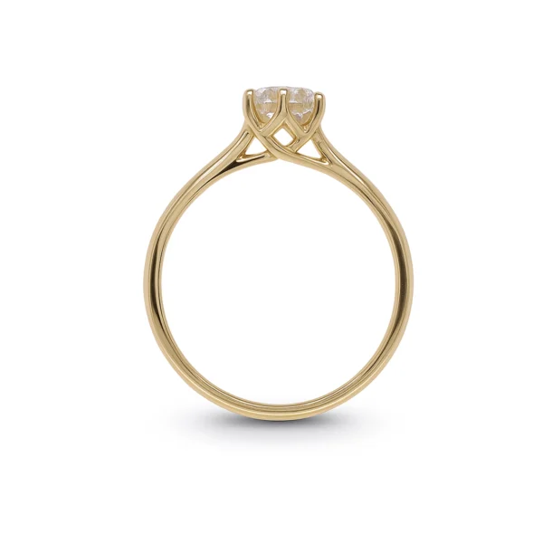 Schuin aanzicht van 18K geelgouden solitair met 0.71 ct GIA-gecertificeerde ronde briljant.