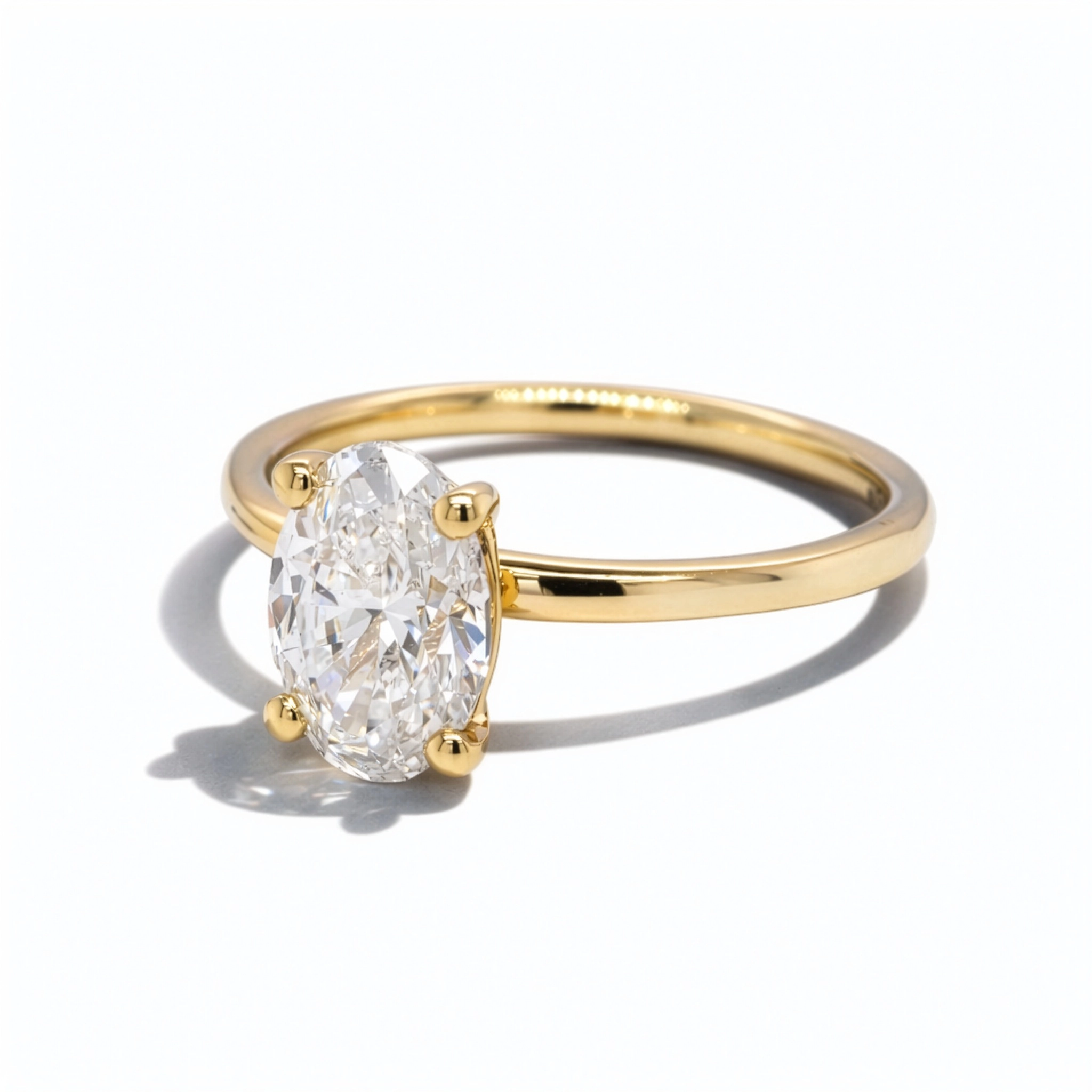 Anello Con Diamante Ovale 1.50 Ct In Oro Giallo 18K | Certificato Gia 4 - Orogem Jewelers Vista Laterale Inclinata Di Anello Con Diamante Ovale 1,50 Ct E Si2 Certificato Gia In Oro Giallo 18K