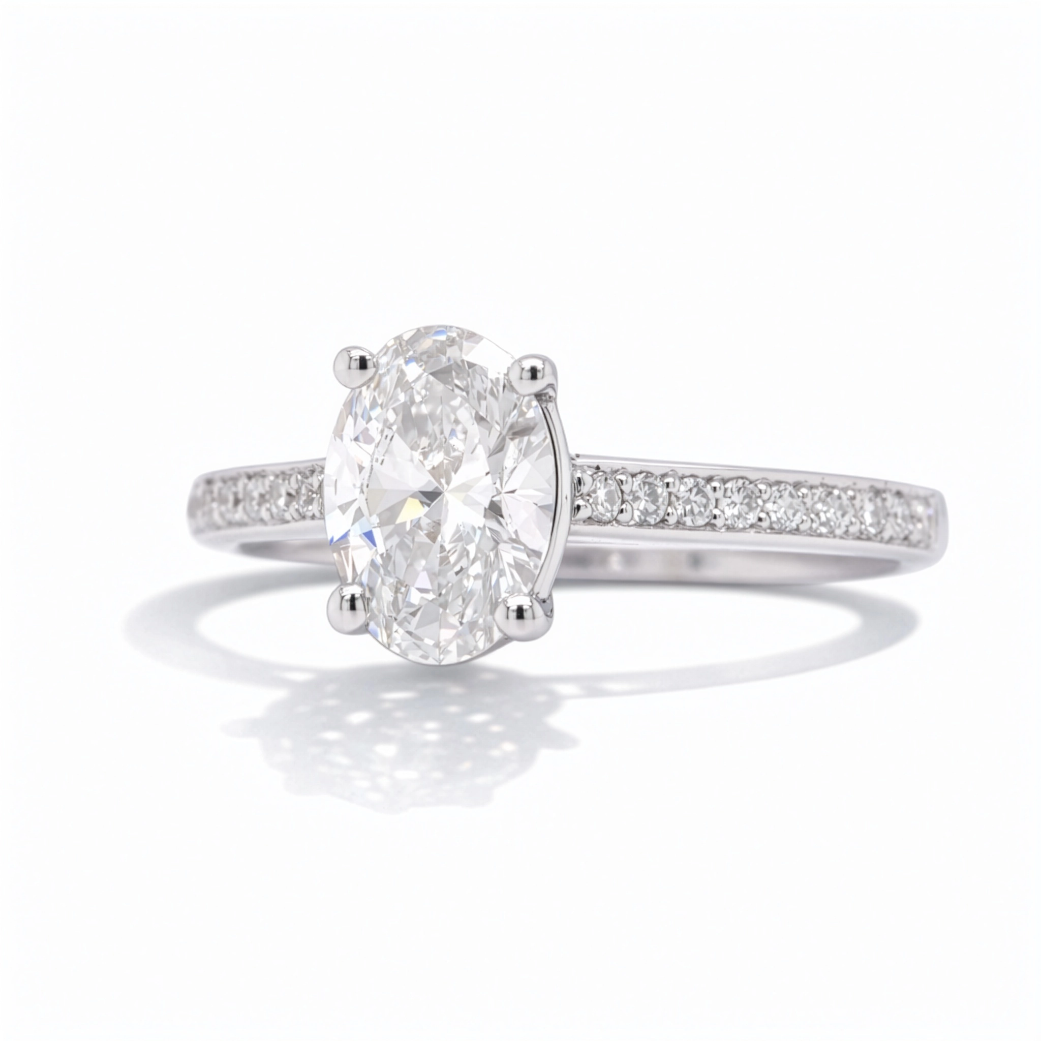 18K Witgouden Ring Met 1,01 Ct Ovale Lab-Grown Diamant D Vs1 4 - Orogem Jewelers Detail Van Pavé Gezette Diamanten Op De Band Van De Witgouden Ring