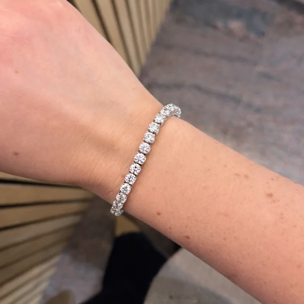Exclusive 18k White Gold Diamond Tennis Bracelet – 11.70 Carat F/VS2 GIA-Certified