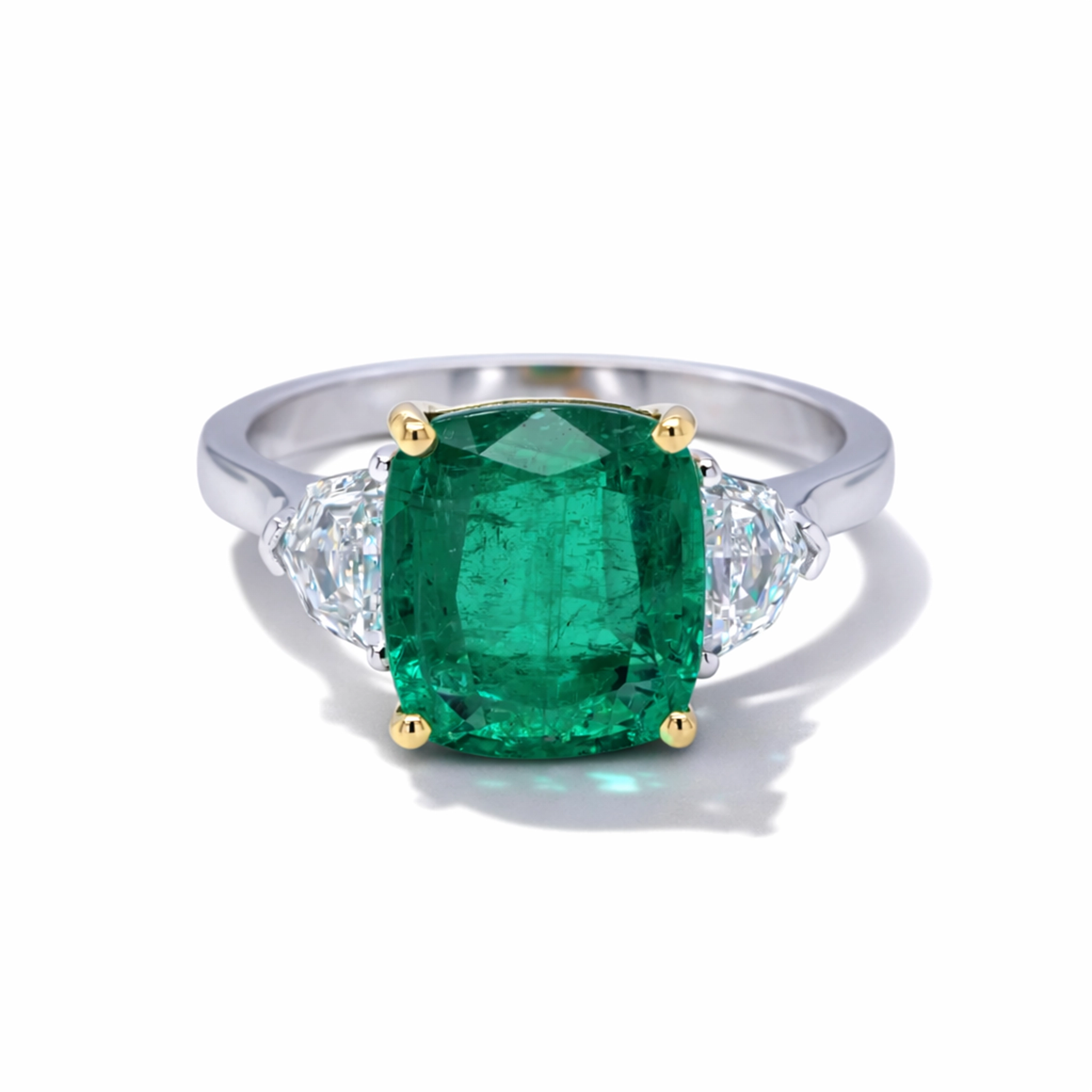 Anello Smeraldo Cushion 3,83Ct Con Diamanti Cadillac 6 - Orogem Jewelers Profilo Anello Smeraldo Con Chaton In Oro Giallo