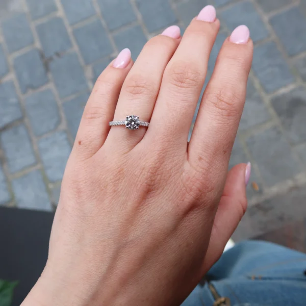 0.70 Karaat Klassieke labgrown pavé diamanten verlovingsring
