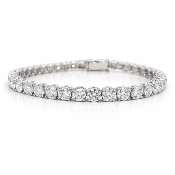 Vista Completa Di Bracciale Tennis Diamanti Gia In Oro Bianco 18 Carati Con 33 Diamanti Brillanti Rotondi Per Un Totale Di 16,50 Ct.