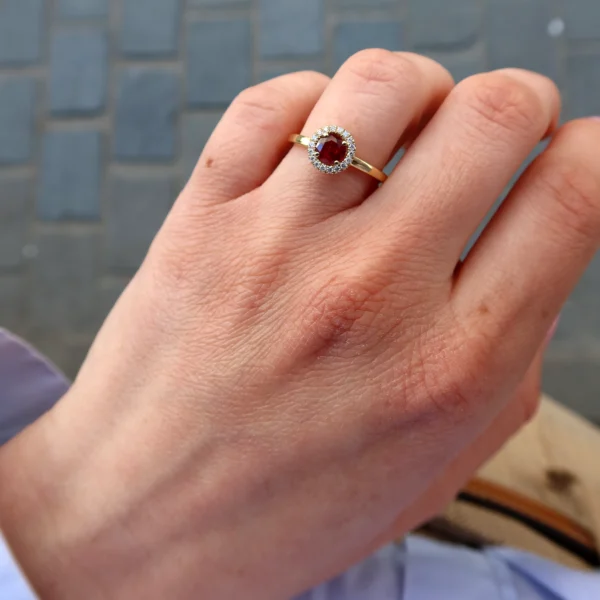 Anello con Rubino oro 