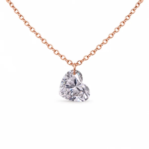 Collier diamant cœur en or rose 18 carats avec un diamant cœur lab grown de 0,30 ct F VS, vue de face sur fine chaîne.