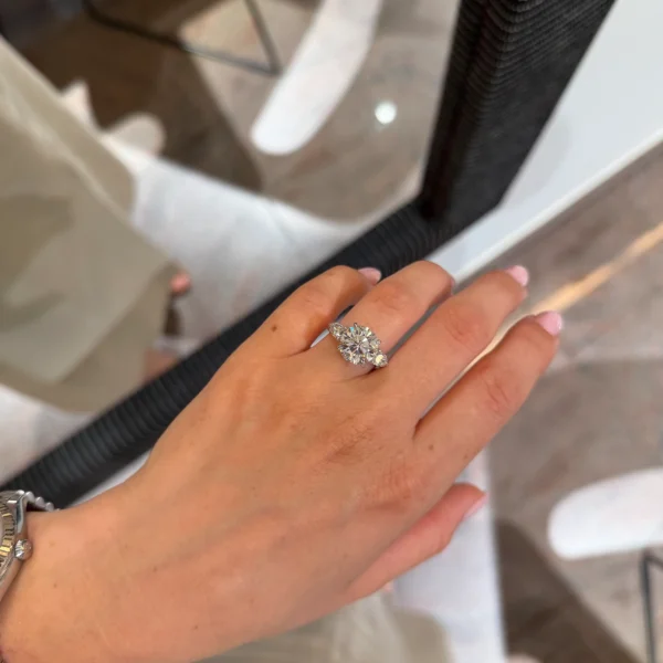Alternative view of Round diamond three stone ring in 18k white gold